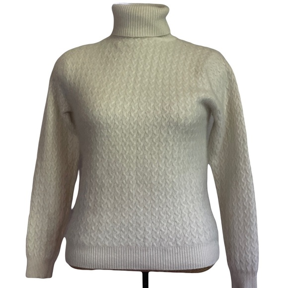 Kirkland signature 100% cashmere Elegant Cream Turtleneck Sweater size small - Picture 1 of 5